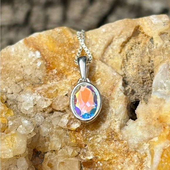 Mercury Topaz Necklace - Picture 3 of 14